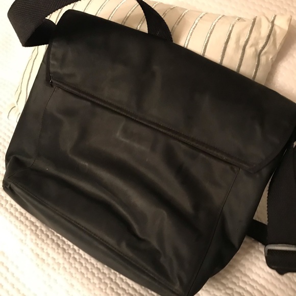 Kate Spade Messenger/Diaper Bag - Picture 1 of 3